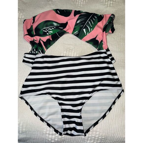 Cupshe Women's One Piece Swimsuit S Striped Leaf Print Halter Padded Cut-Out - Picture 1 of 3